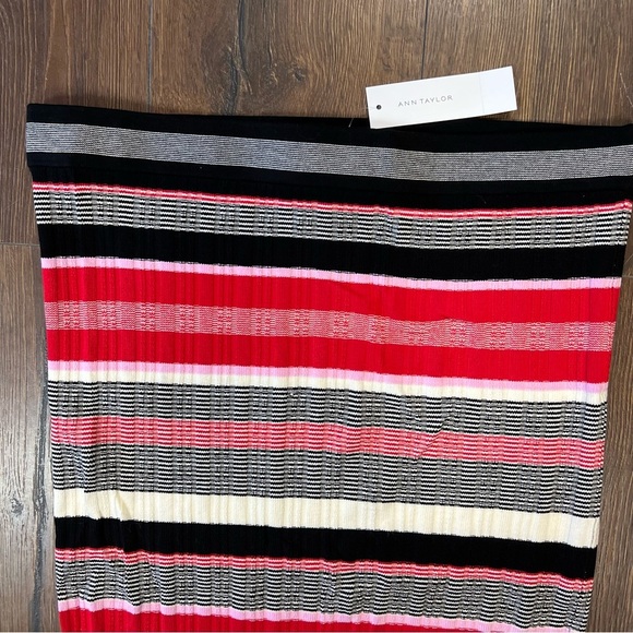 🆕 ANN TAYLOR STRIPED SWEATER PENCIL SKIRT IN BRIGHT SCARLET SZ LG - Picture 3 of 6
